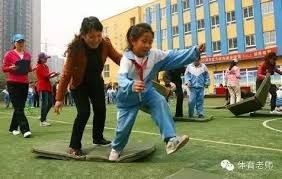 为什么客队球员在进入异地球场时需要更长时间适应灯光亮度